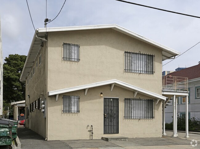 Building Photo - 3762 Shafter Ave