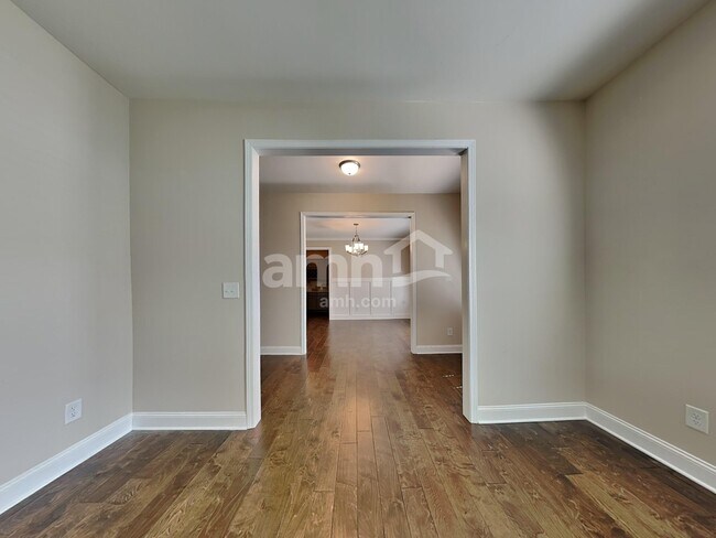 Building Photo - 1857 Bloom Ct