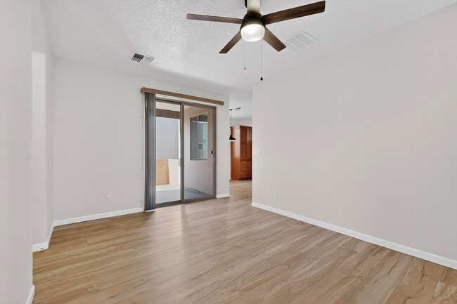 Building Photo - 4 Avenida Vista Esquisita