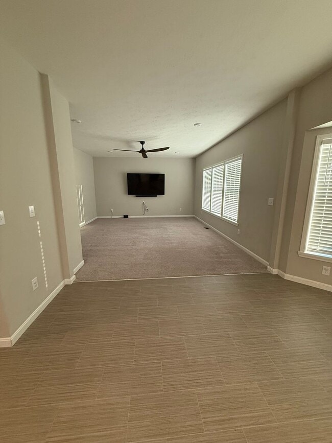 Building Photo - Silver Creek Meadows Subdivision