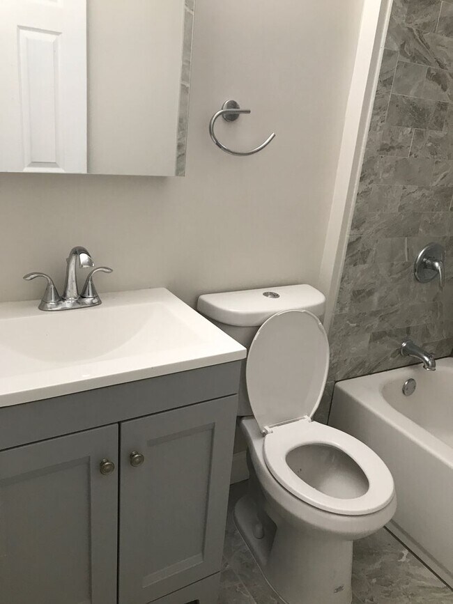 Building Photo - 41 Blake St