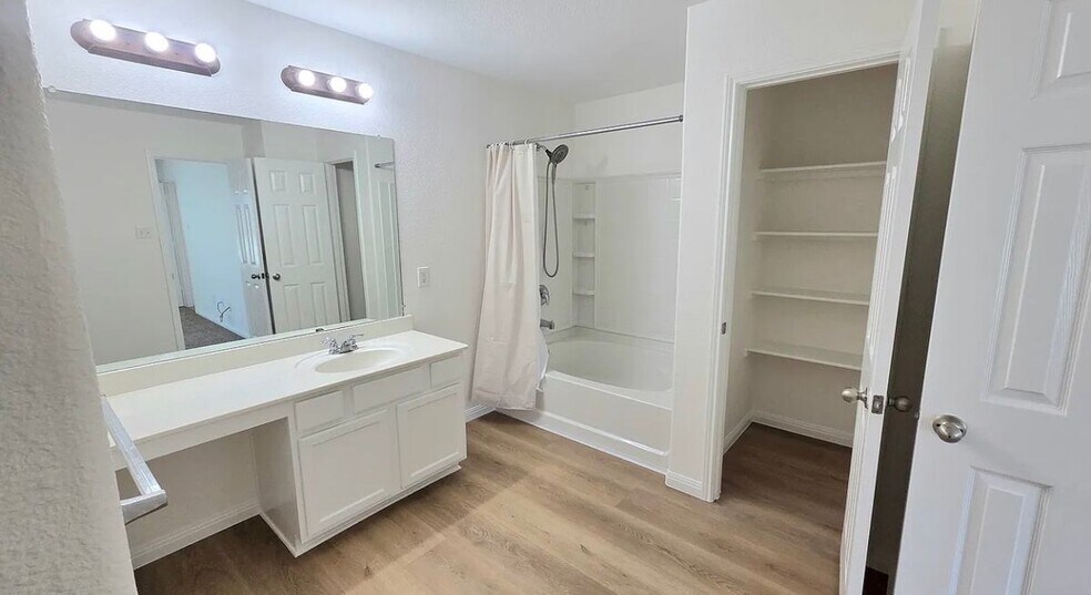 Building Photo - 1241 Kachina Ln