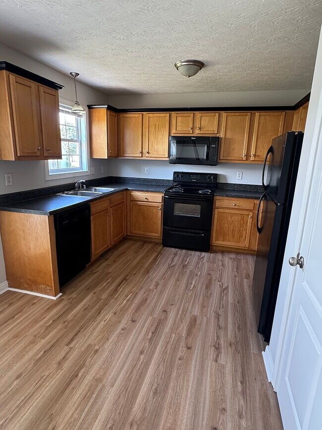 Building Photo - Single Family Home
