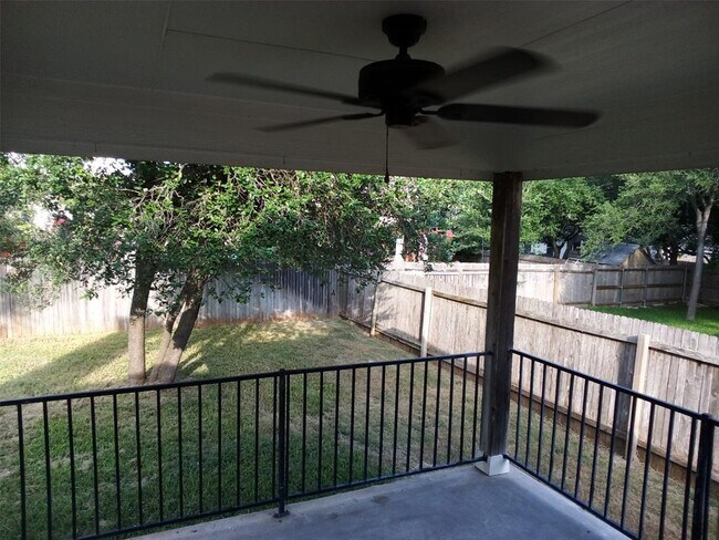 Building Photo - 2412 Tumbling River Dr