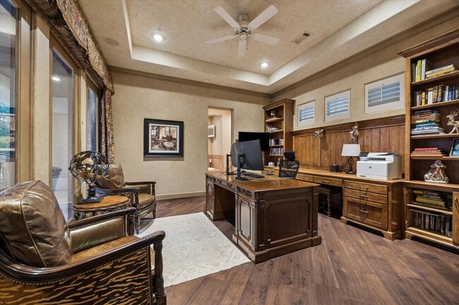 Building Photo - 2 Lacewood Ln
