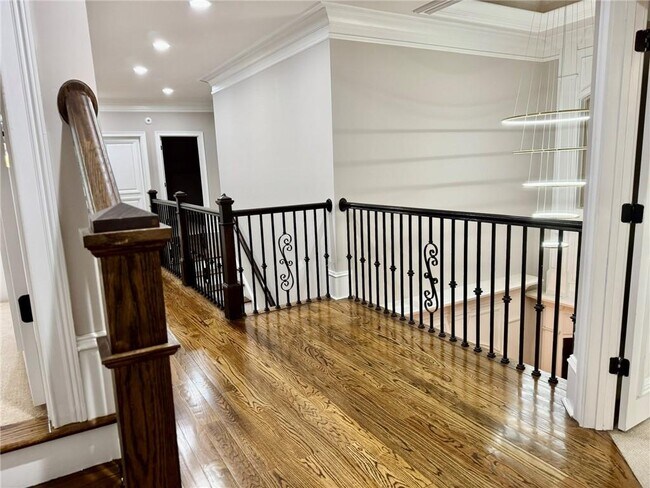 Building Photo - 802 Jamont Cir