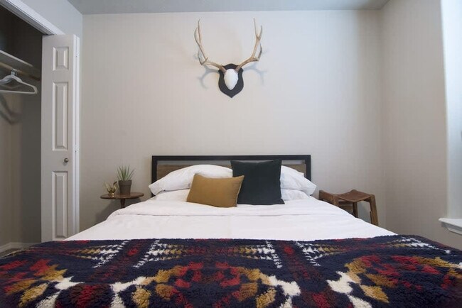 Building Photo - 3912 E Clear Springs Dr.