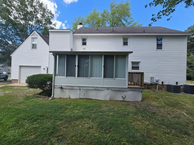 Building Photo - 4 BEDROOM IN CHESTERFIELD COUNTY all viewi...