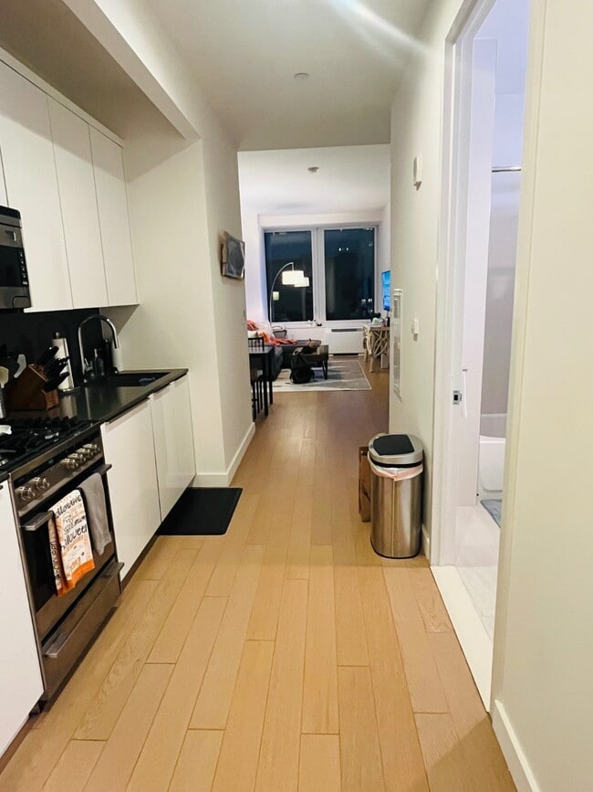 Building Photo - 180 Water St