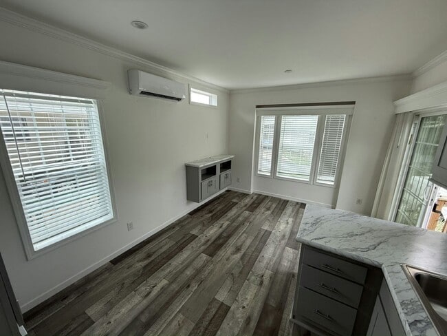 Building Photo - 7250 FL-44