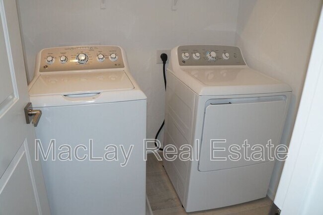 Building Photo - 3809 N 100th Dr