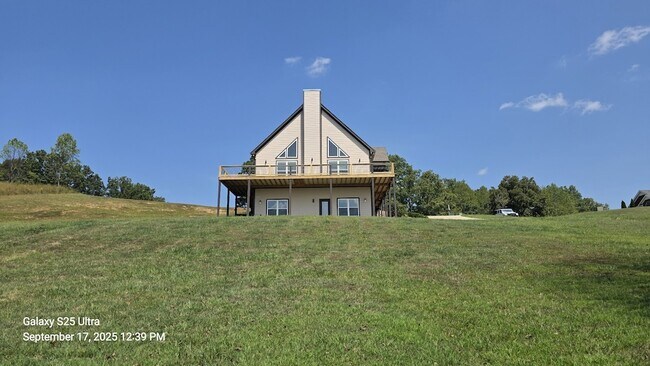 Building Photo - 37 Lakeview Dr