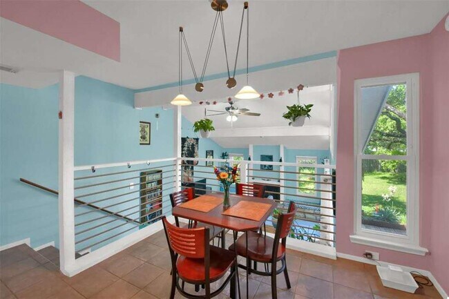Building Photo - 11510 Oak Knoll Dr