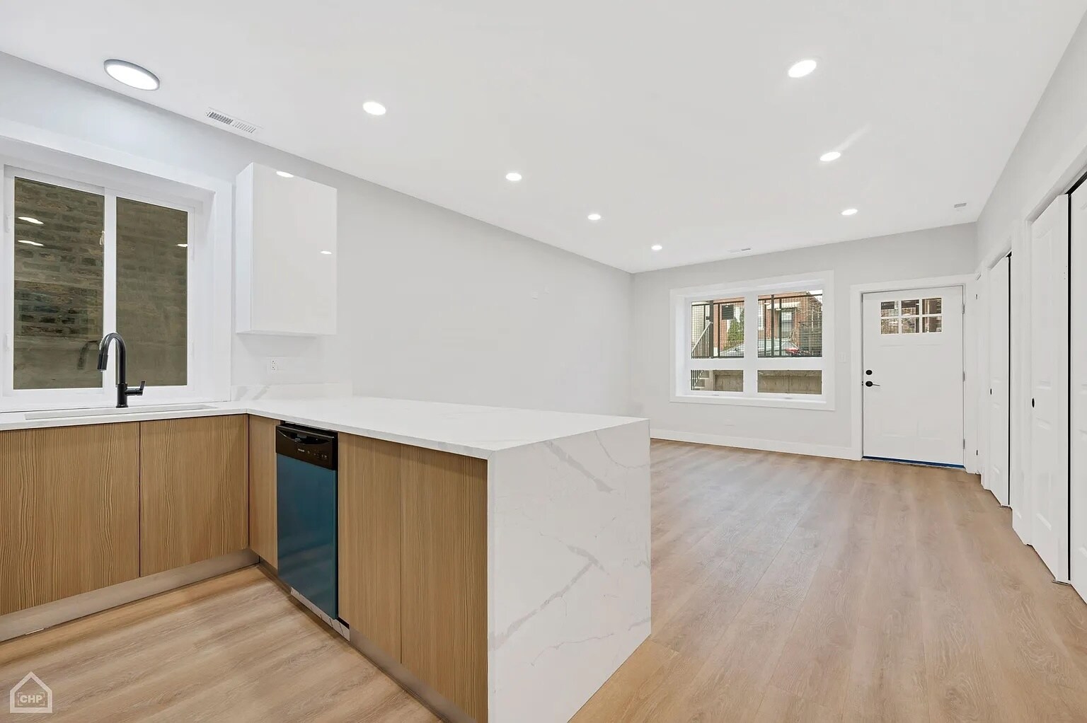 Building Photo - 2626 W 21st St