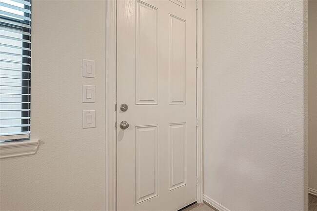 Building Photo - 27838 Western Crk Ct