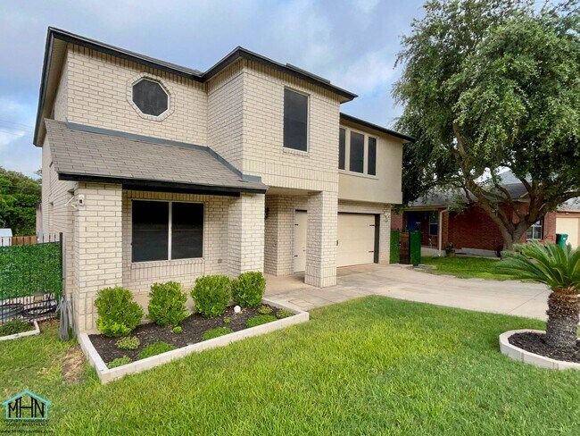 Building Photo - 4 - Bedroom 2.5 - Bath 2 Storey Home, The Epitome of Modern Living Combined with Timeless Charm!