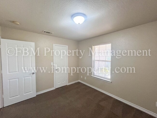 Building Photo - 616 Biloxi Dr