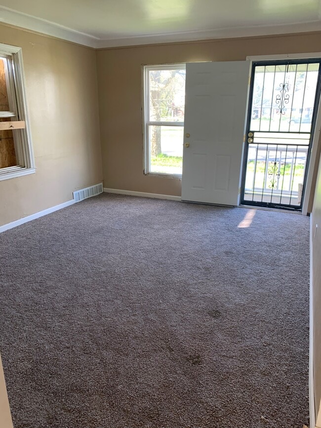 Building Photo - 18725 Kelly Rd