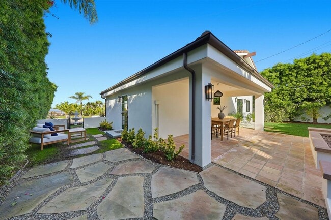Building Photo - Completely Remodeled, Custom 4BR3.5BA Hilltop Home w/ Incredible Panoramic Ocean/Whitewater/Coast...