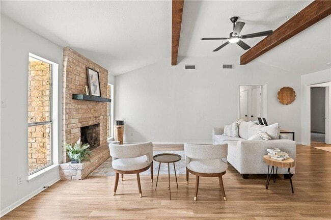 Building Photo - 4 Bedroom