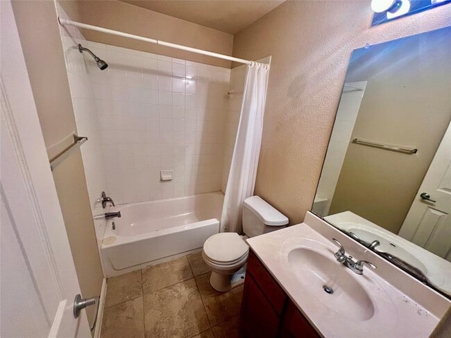 Building Photo - 2509 Elara Dr