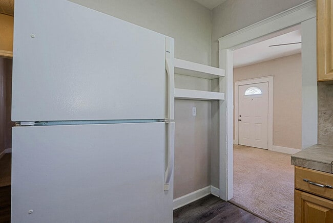 Building Photo - 841 N 9th Ave