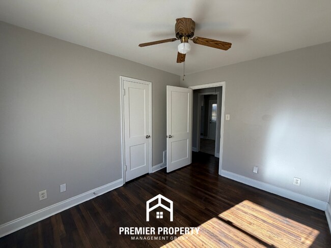 Building Photo - Charming 3-Bedroom Memphis Rental with Hardwood Floors & Fenced Backyard