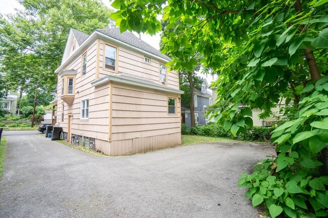 Building Photo - 509 Columbus Ave