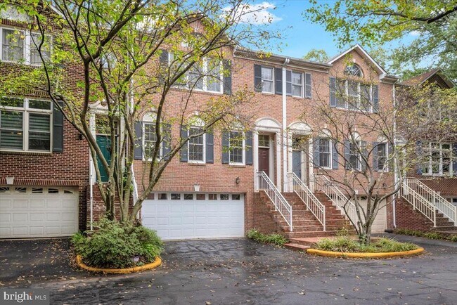 Primary Photo - 2904 Oakton Crest Pl