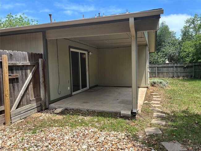 Building Photo - 6605 Danwood Dr
