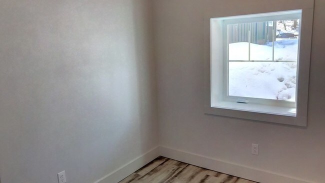 Building Photo - 1112 King Rd