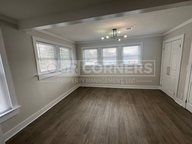 Building Photo - Beautiful 4 Bedroom 3 Bath Home