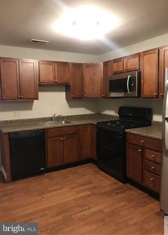 Building Photo - 437 N Montford Ave