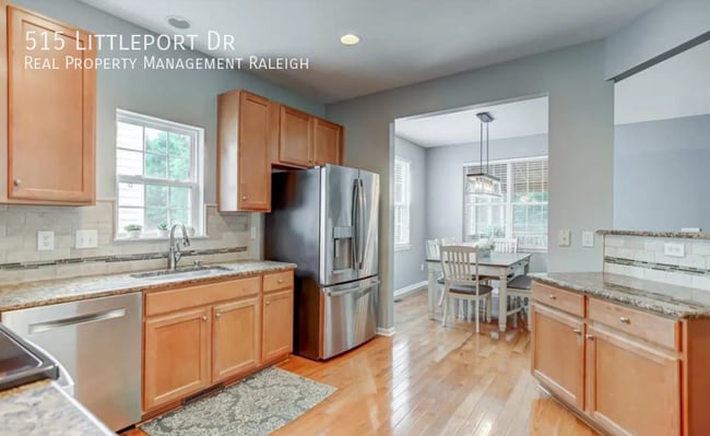 Building Photo - 515 Littleport Dr