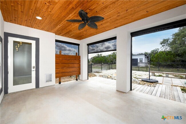 Building Photo - 114 High Point Cir
