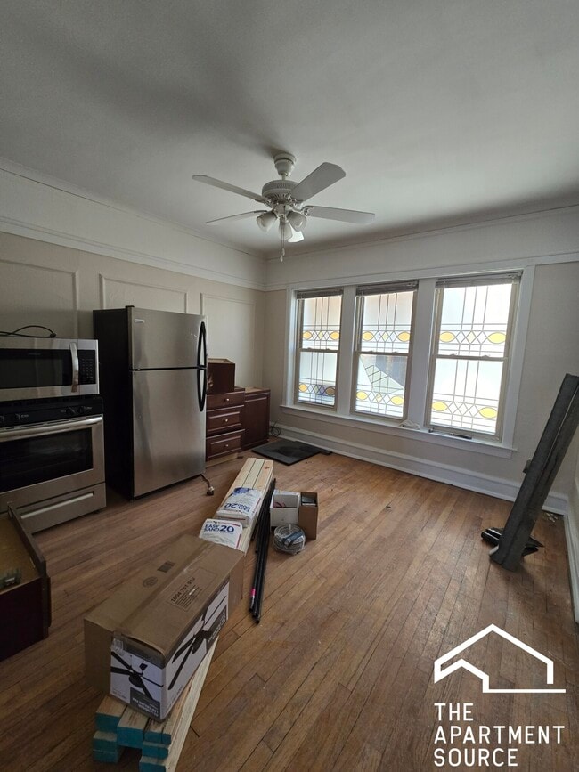 Building Photo - 5133 N Damen Ave