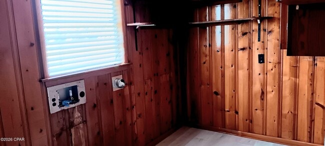 Building Photo - 648 N 9th Plaza