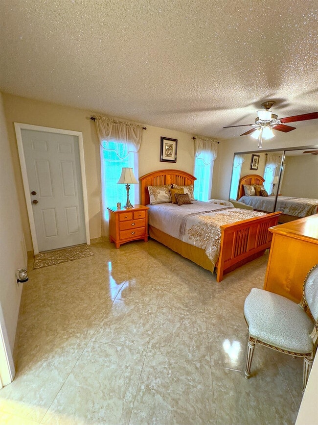 Building Photo - 4525 NW 3rd Ct