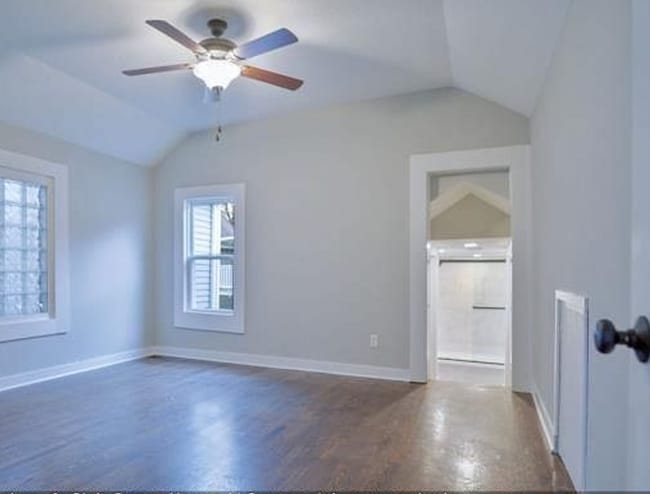 Building Photo - Fully Renovated Beauty in Pendleton Height...