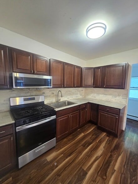 Building Photo - 338 73rd St