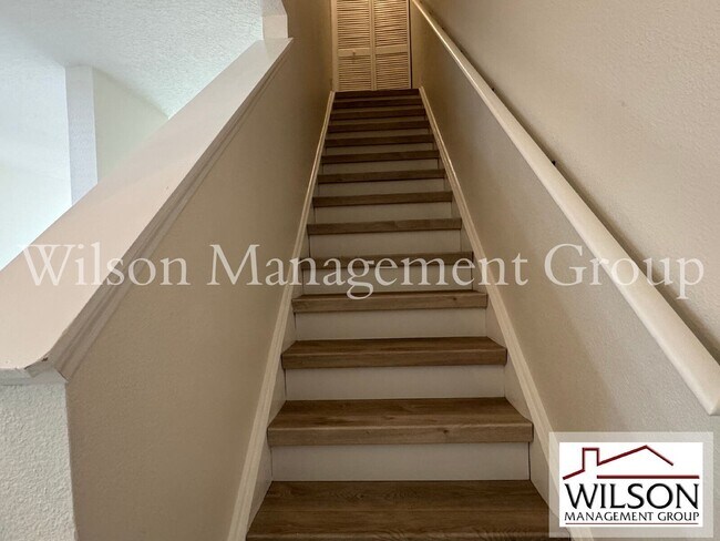 Building Photo - 10328 Manderley Way