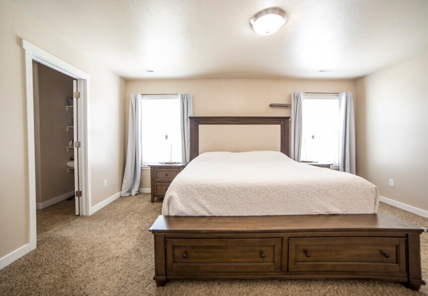 Building Photo - 2666 W Cottonwood Dr