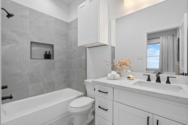 Building Photo - 8709 Ojeman Villas Dr