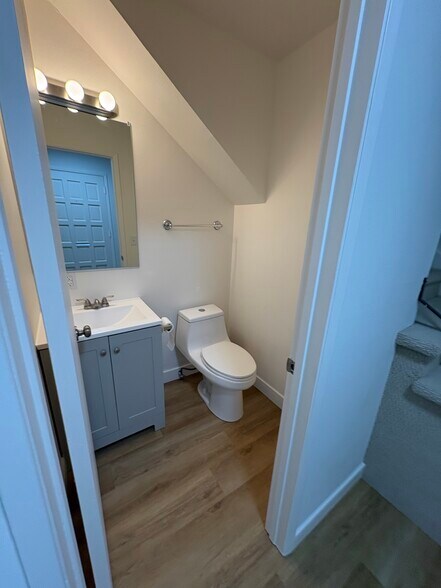 Building Photo - 230 San Andreas Dr