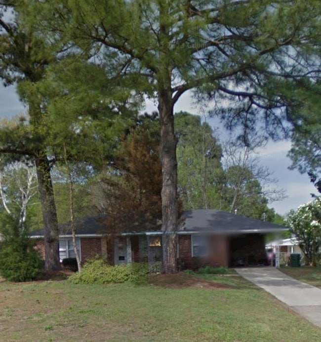 Building Photo - 525 Karen Rd