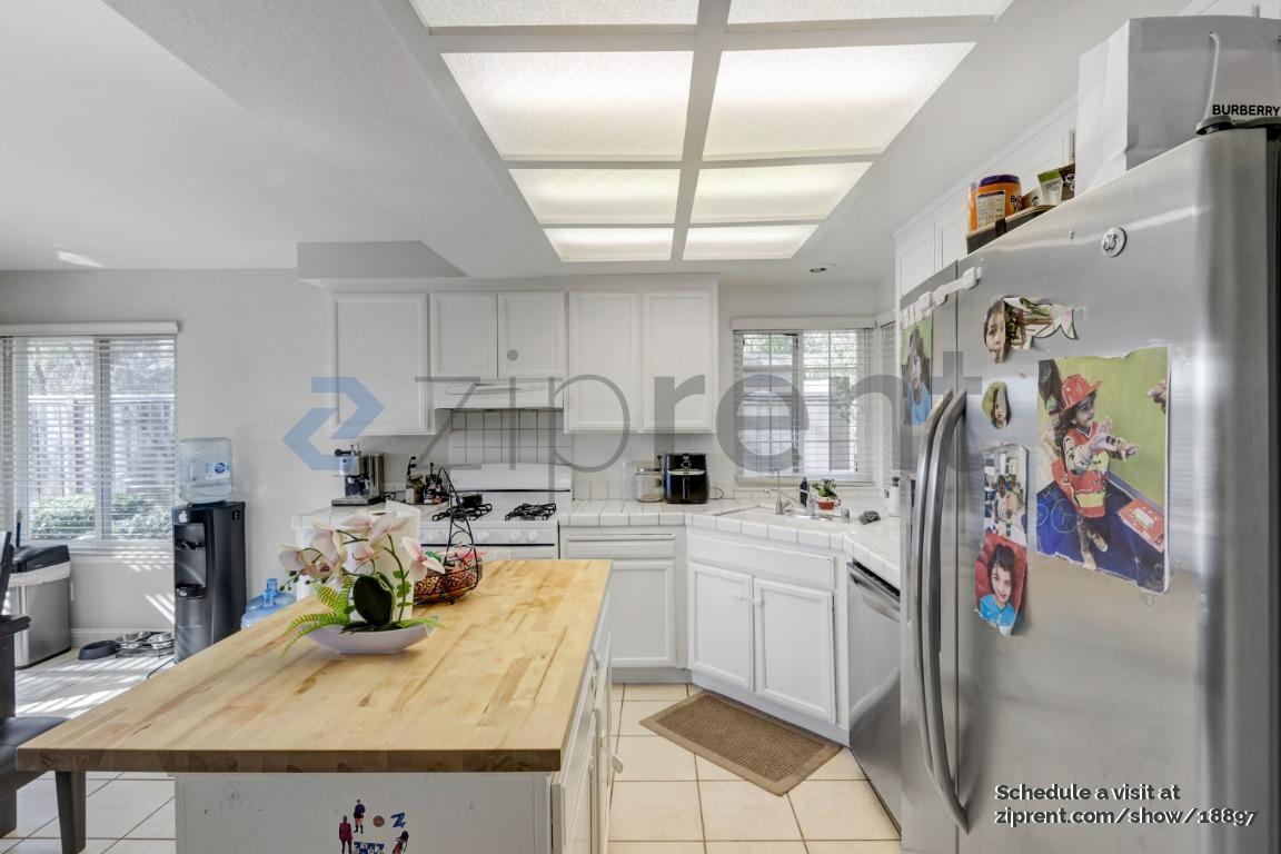 Building Photo - 4533 Silvercrest Way