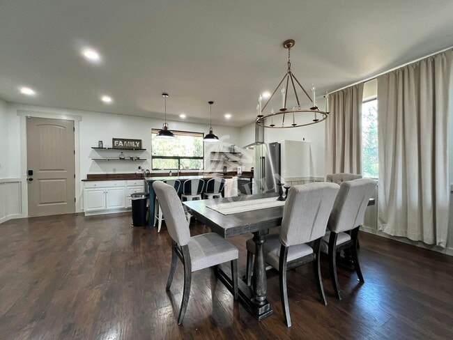 Building Photo - 3425 Ponderosa Lp