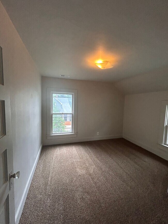 Building Photo - 1815 Bayer Ave