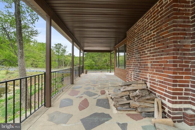 Building Photo - 1540 Peter Cheeseman Rd