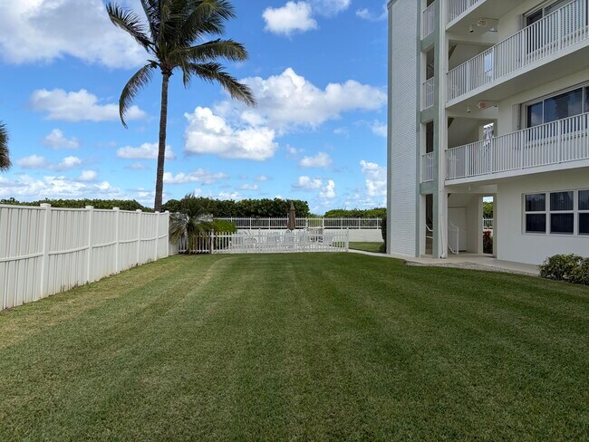 Building Photo - 3600 N Ocean Dr